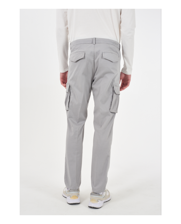 Plon. p645 pb00-25 yes-zee hombre