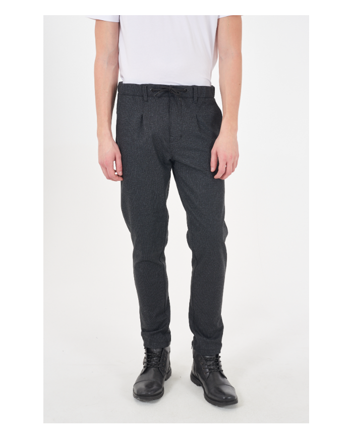 Plon. p680 wn00  yes-zee hombre