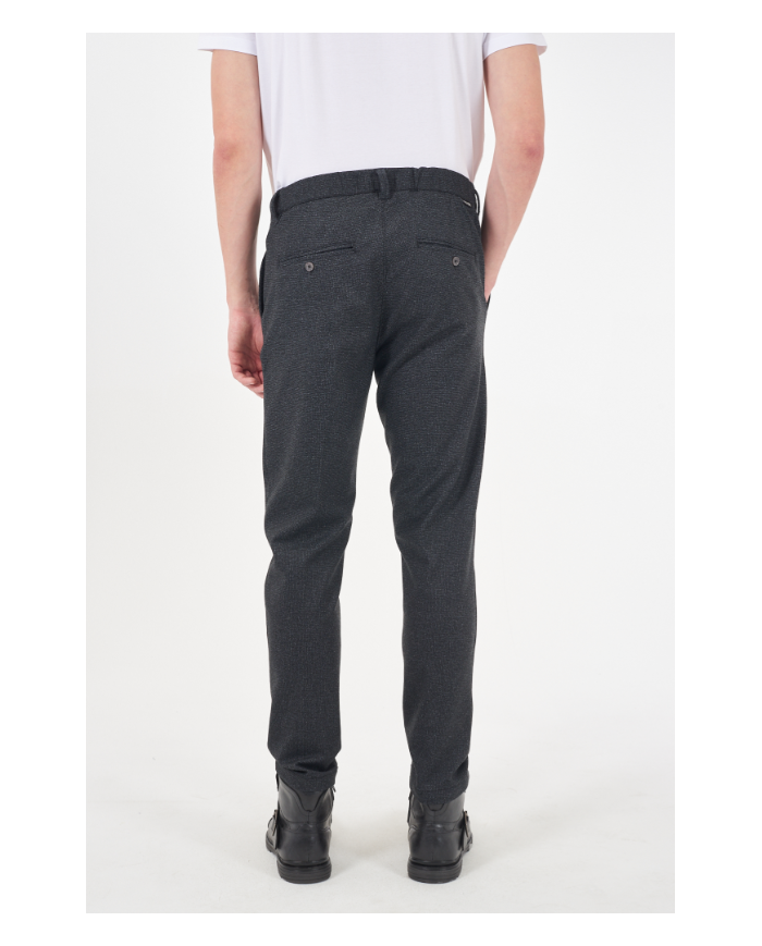 Plon. p680 wn00  yes-zee hombre