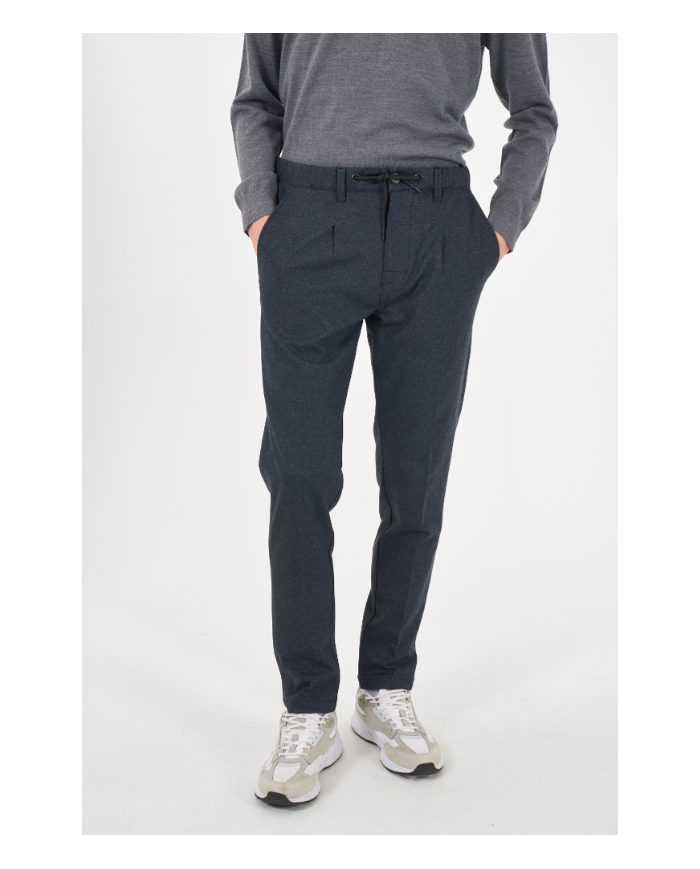 Plon. p680 wy00 yes-zee hombre