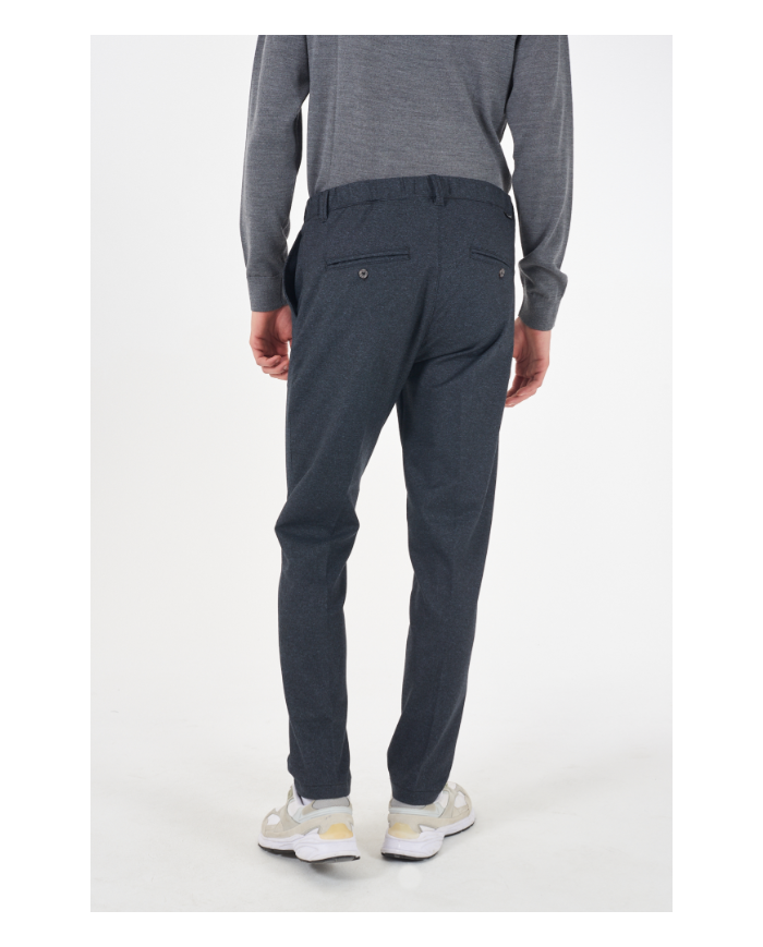 Plon. p680 wy00 yes-zee hombre