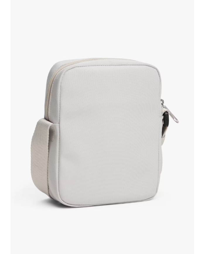 Bolsito am0am13710 tommy jeans hombre