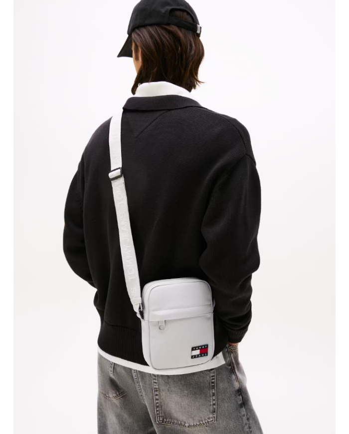 Bolsito am0am13710 tommy jeans hombre