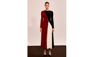 Look de invitada perfecta 2025: el vestido que transforma cualquier ocasión