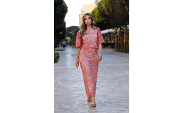 Vestidos de ceremonia y eventos para mujer: elegancia, estilo y marcas que marcan la diferencia
