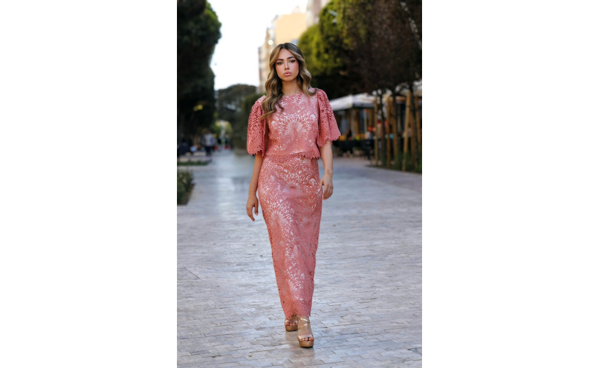 Vestidos de ceremonia y eventos para mujer: elegancia, estilo y marcas que marcan la diferencia